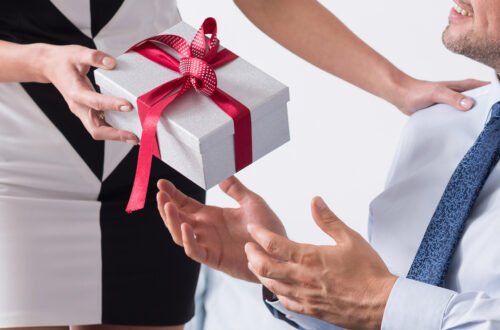 How-Corporate-Gifting-Strengthens-Professional-Relationships
